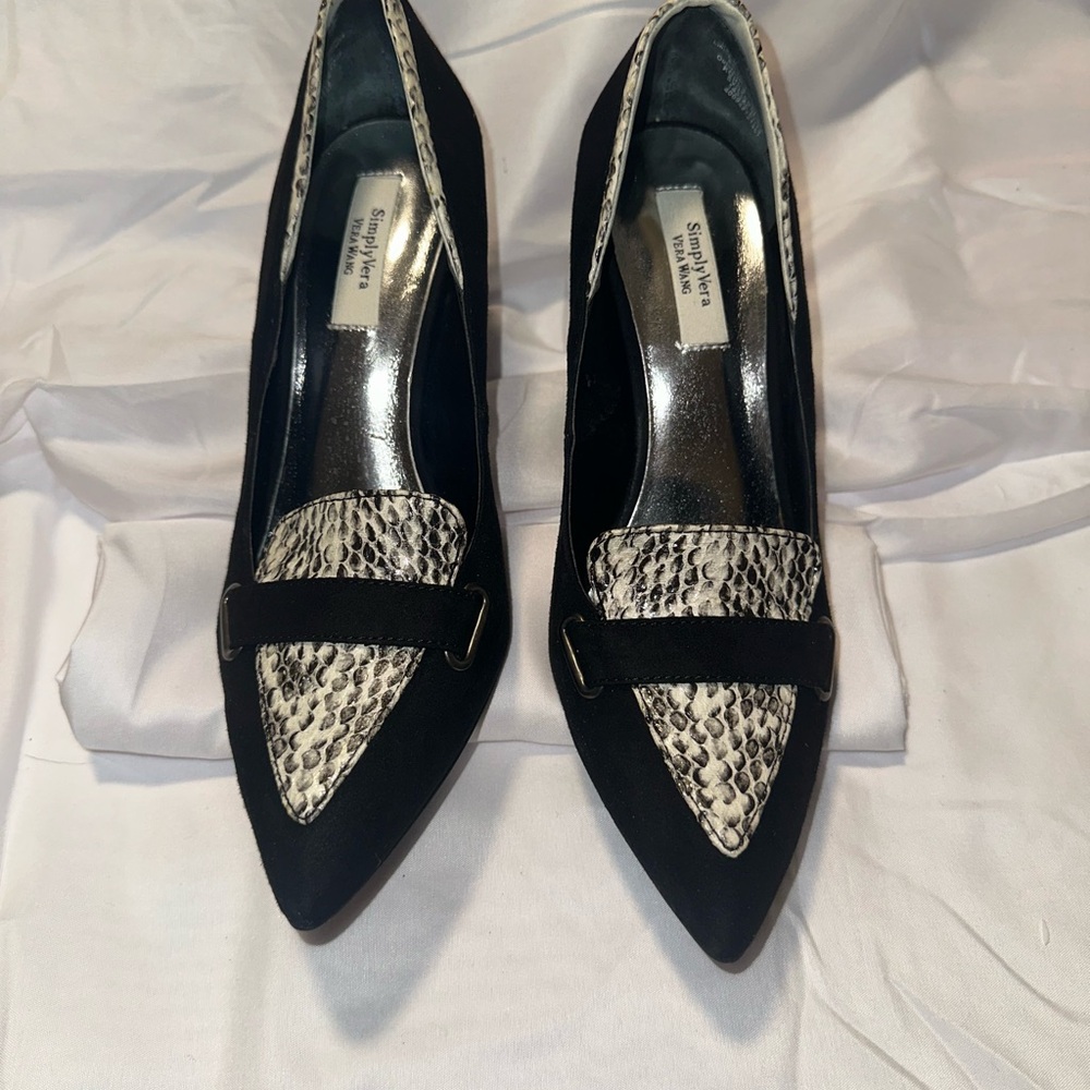 SIMPLY VERA  Svoxen Heel/Pump sz 7